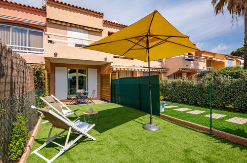 Photo 12 - 1 bedroom Apartment in Sainte-Maxime with garden and terrace