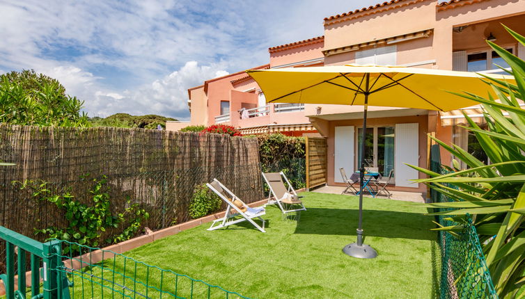 Photo 1 - 1 bedroom Apartment in Sainte-Maxime with garden and terrace