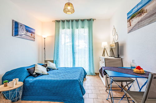 Photo 7 - 1 bedroom Apartment in Sainte-Maxime with garden and terrace