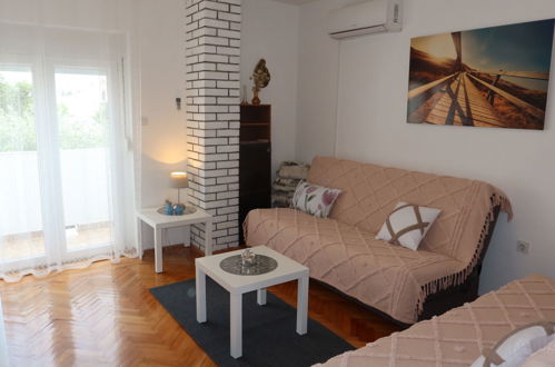 Foto 6 - Apartamento de 1 habitación en Zadar con jardín