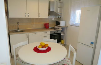 Foto 2 - Apartamento de 1 habitación en Zadar con jardín