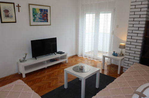 Foto 5 - Apartamento de 1 habitación en Zadar con jardín