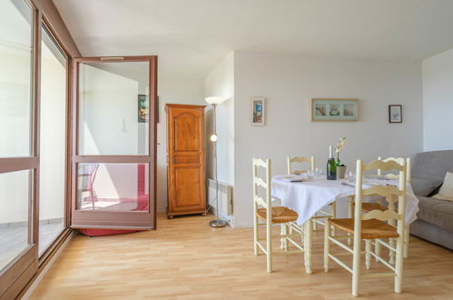 Foto 9 - Apartamento de 1 habitación en Vaux-sur-Mer con jardín y vistas al mar