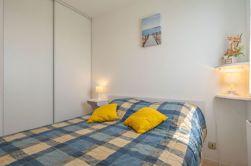 Foto 12 - Apartamento de 1 quarto em Vaux-sur-Mer com jardim