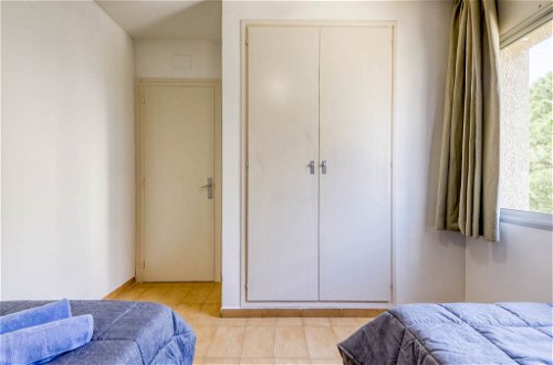 Foto 12 - Apartment mit 1 Schlafzimmer in Roses mit terrasse
