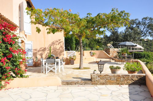 Foto 5 - Haus mit 4 Schlafzimmern in Cavalaire-sur-Mer mit privater pool und garten