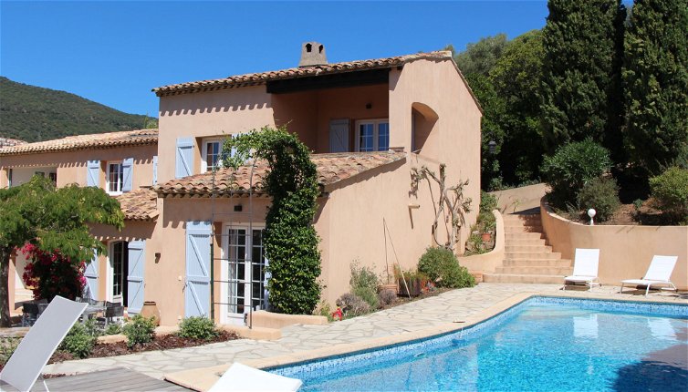 Foto 1 - Casa de 4 quartos em Cavalaire-sur-Mer com piscina privada e vistas do mar