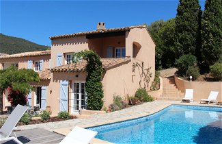 Foto 1 - Casa con 4 camere da letto a Cavalaire-sur-Mer con piscina privata e vista mare