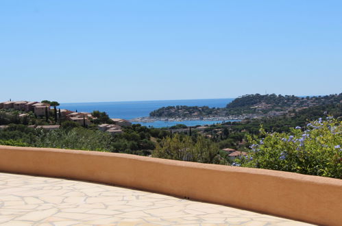 Foto 13 - Haus mit 4 Schlafzimmern in Cavalaire-sur-Mer mit privater pool und blick aufs meer