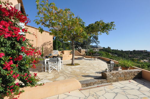 Foto 7 - Casa de 4 habitaciones en Cavalaire-sur-Mer con piscina privada y jardín