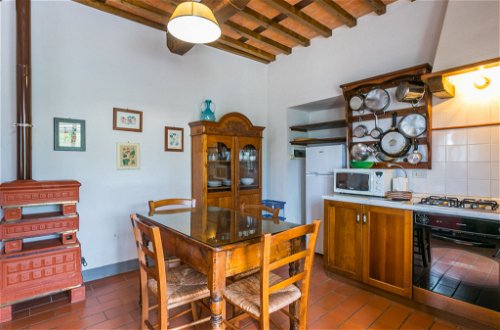 Photo 12 - 2 bedroom Apartment in Pescia with swimming pool and garden