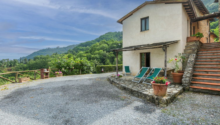 Photo 1 - Appartement de 2 chambres à Pescia avec piscine et jardin