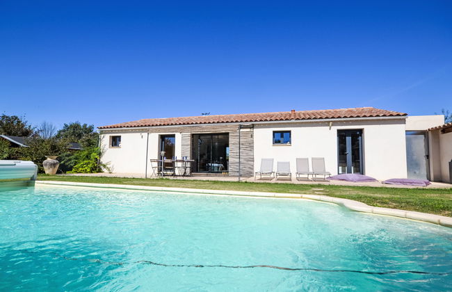 Casa de 4 quartos em Saint-Didier com piscina privada e jardim - Foto 1
