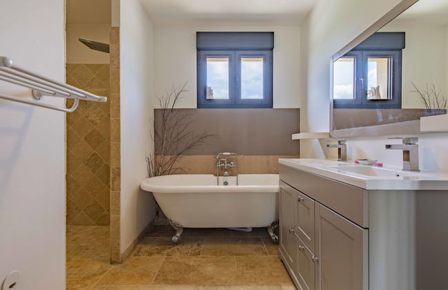 Casa de 4 quartos em Saint-Didier com piscina privada e jardim - Foto 16