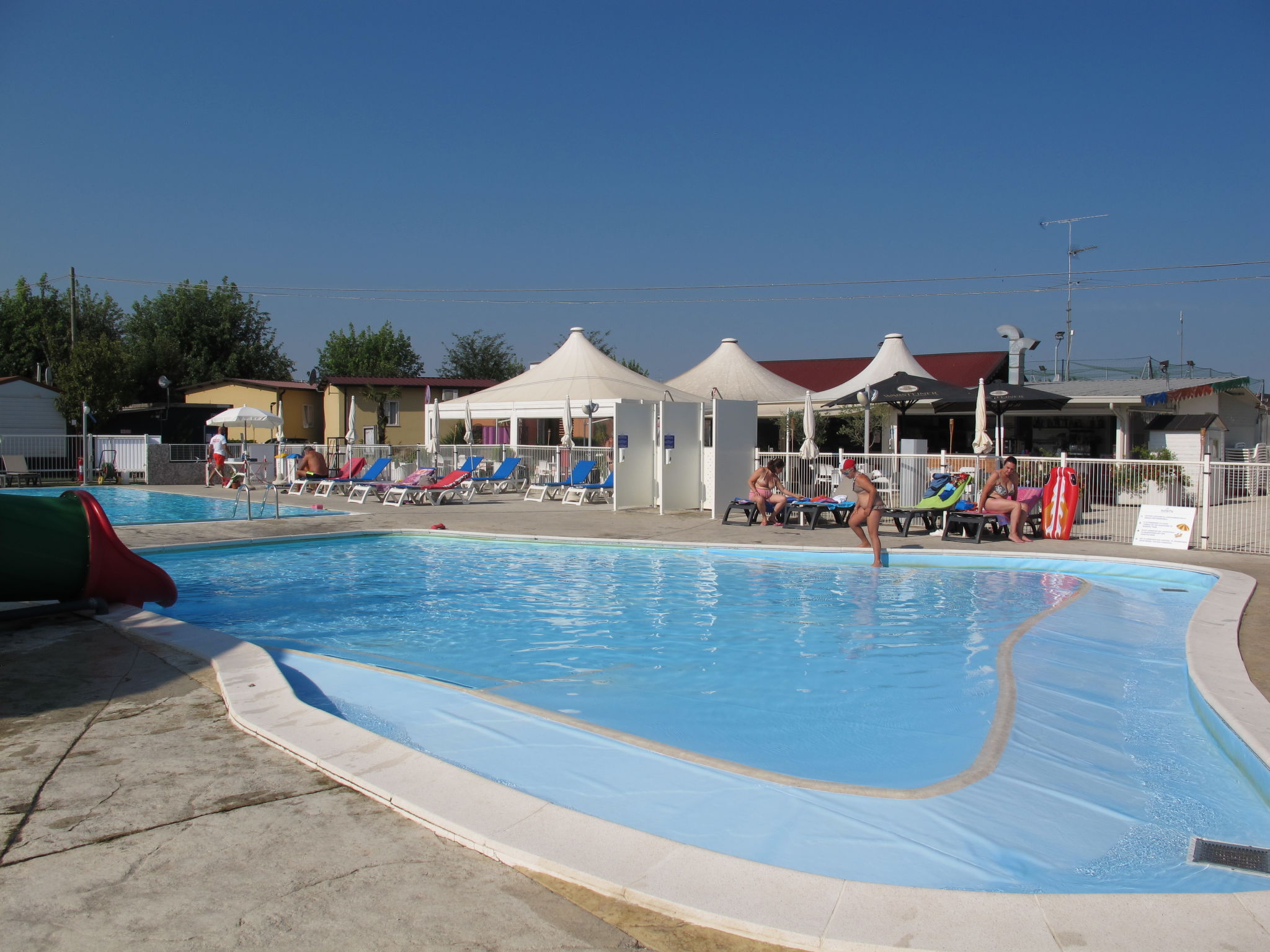 Foto 2 - Casa con 2 camere da letto a Peschiera del Garda con piscina e vista sulle montagne