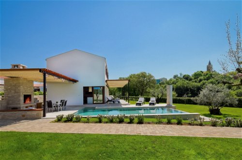 Foto 1 - Casa con 3 camere da letto a Sveti Petar u Šumi con piscina privata e giardino