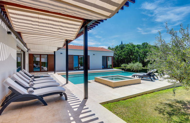 Casa de 4 quartos em Sveti Petar u Šumi com piscina privada e jardim - Foto 1