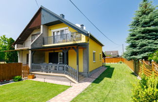 Photo 1 - Maison de 2 chambres à Balatonkeresztúr avec jardin et terrasse