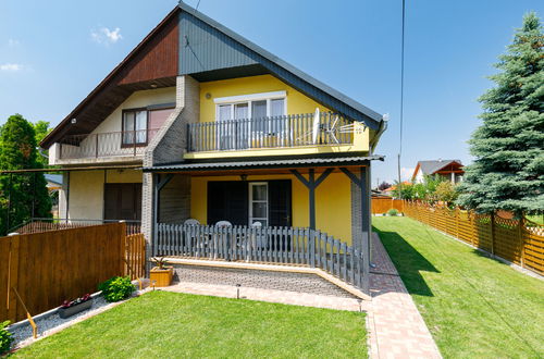 Foto 18 - Casa de 2 habitaciones en Balatonkeresztúr con jardín y terraza