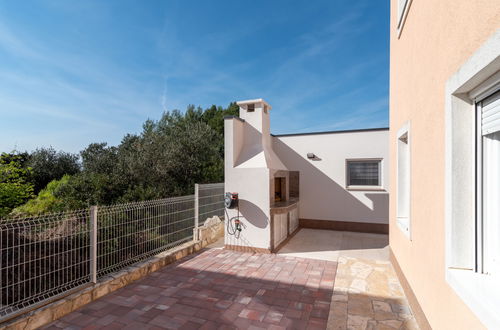 Photo 6 - Appartement de 1 chambre à Okrug avec jardin et terrasse