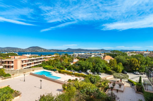 Foto 17 - Appartamento a Saint-Tropez con piscina e vista mare
