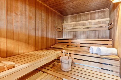 Foto 16 - Appartamento a Davos con piscina e sauna