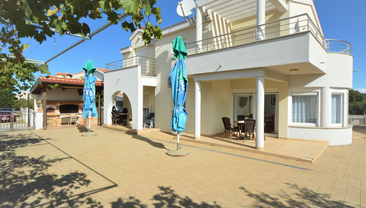 2 bedroom Apartment in Pirovac with garden and terrace - Photo 1