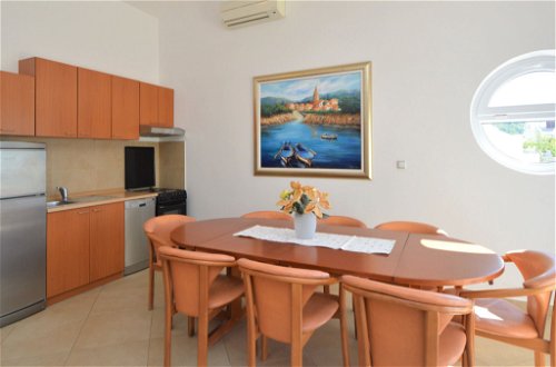 Photo 6 - 2 bedroom Apartment in Pirovac with terrace and sea view