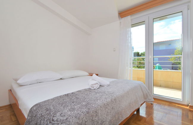 Apartamento de 3 quartos em Pirovac com jardim e terraço - Foto 13