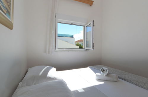 Foto 18 - Apartamento de 2 quartos em Pirovac com terraço e vistas do mar