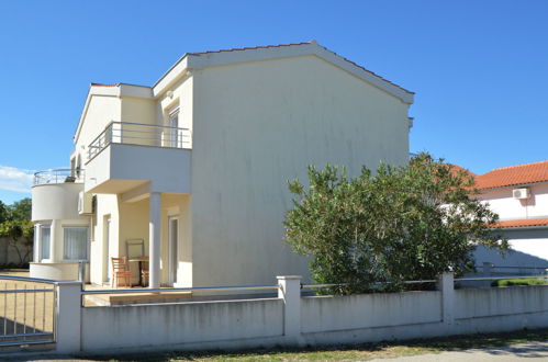 Photo 16 - Appartement en Pirovac avec jardin et terrasse