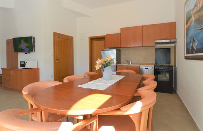 Apartamento de 3 quartos em Pirovac com jardim e terraço - Foto 7