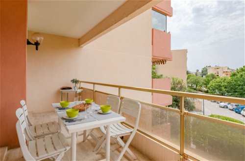 Photo 11 - 2 bedroom Apartment in Sainte-Maxime with sea view