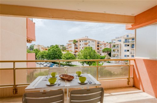 Foto 10 - Appartamento con 2 camere da letto a Sainte-Maxime con vista mare