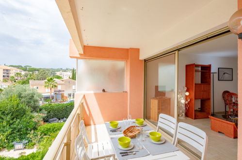 Photo 1 - 2 bedroom Apartment in Sainte-Maxime with sea view