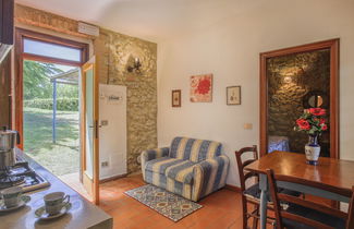 Photo 2 - 1 bedroom Apartment in Monteriggioni with swimming pool and garden