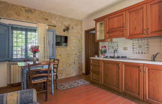 Photo 4 - 1 bedroom Apartment in Monteriggioni with swimming pool and garden