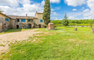 Photo 23 - 1 bedroom Apartment in Monteriggioni with swimming pool and garden