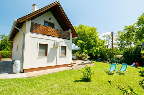 Foto 37 - Casa de 3 quartos em Balatonakali com jardim e terraço