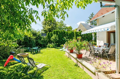 Photo 3 - Maison de 3 chambres à Balatonakali avec jardin et terrasse