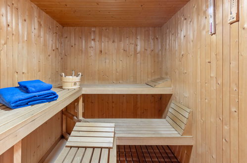 Foto 18 - Appartamento a Davos con sauna