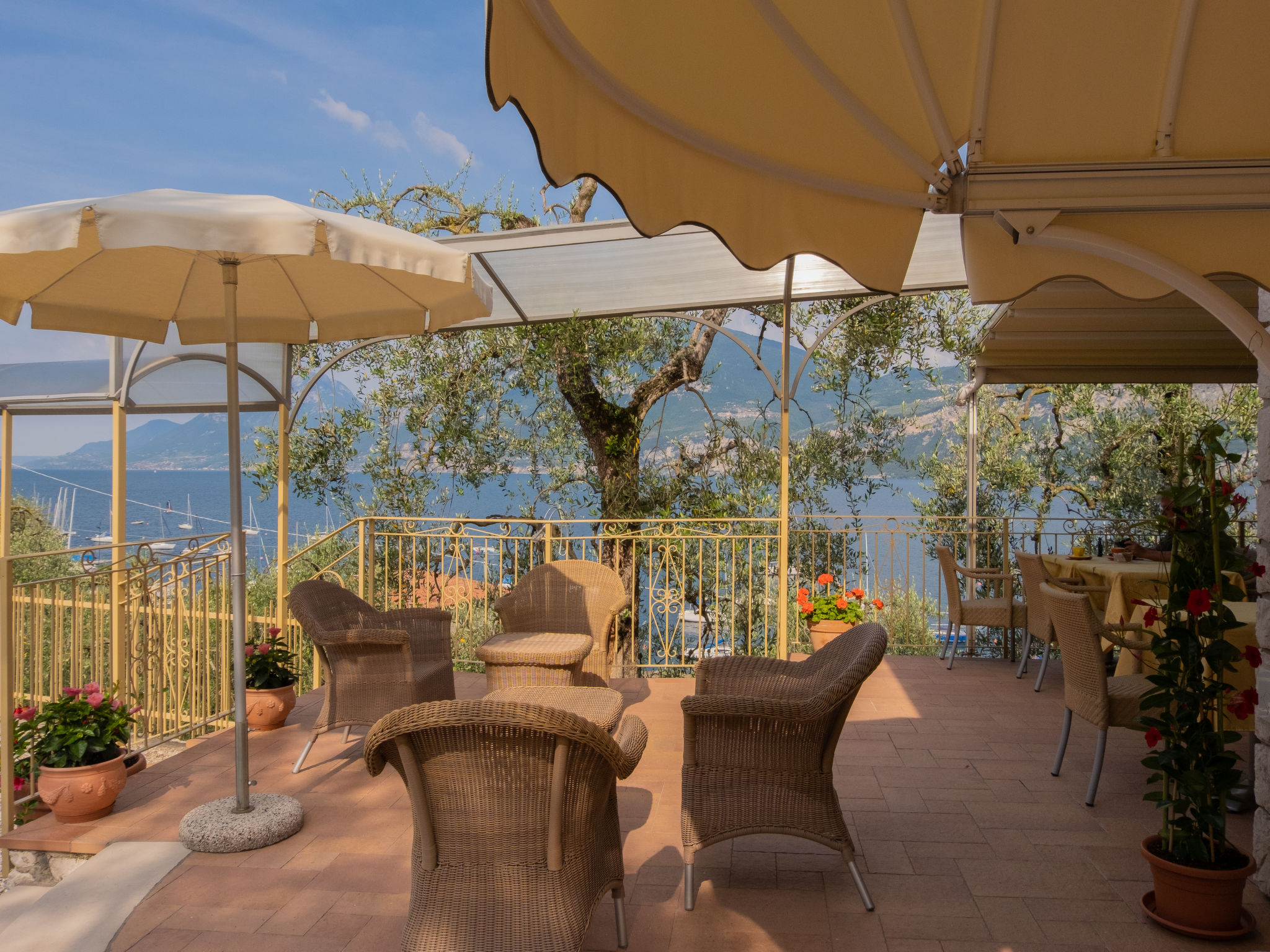 Photo 1 - Appartement de 2 chambres à Brenzone sul Garda avec terrasse et vues sur la montagne