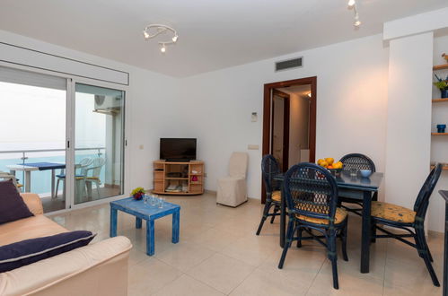 Photo 2 - 2 bedroom Apartment in Llançà with terrace and sea view