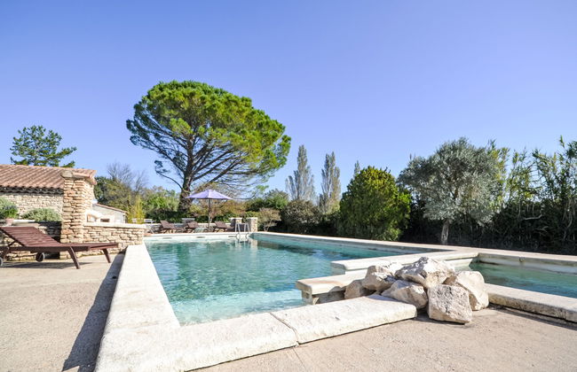 Casa de 3 quartos em Velleron com piscina e jardim - Foto 1