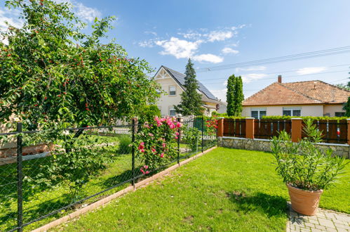 Foto 25 - Apartamento de 3 quartos em Fonyód com jardim e terraço