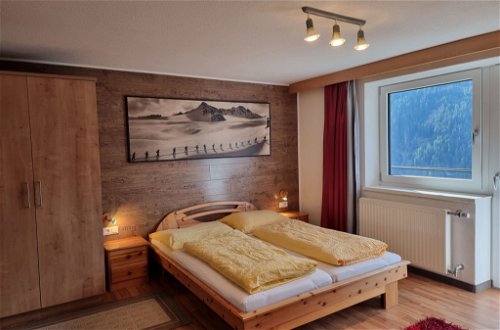 Foto 8 - Appartamento con 3 camere da letto a Kappl con giardino e vista sulle montagne