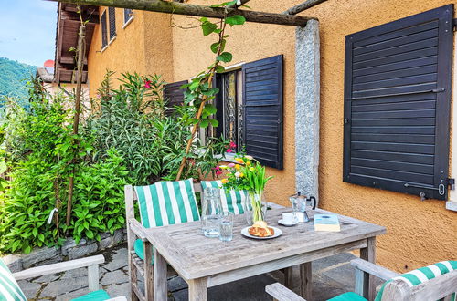 Foto 18 - Apartamento de 2 quartos em Brusino Arsizio com jardim e terraço