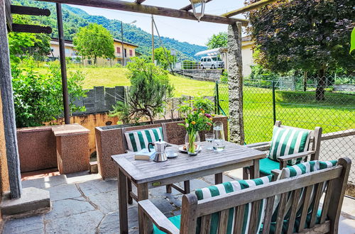 Foto 1 - Apartamento de 2 quartos em Brusino Arsizio com jardim e terraço
