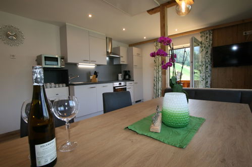 Foto 5 - Apartamento de 4 habitaciones en Aschau im Zillertal con jardín