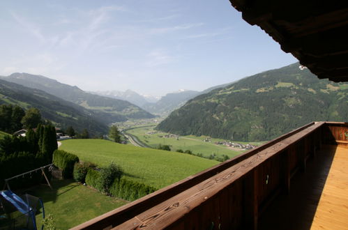 Foto 13 - Apartamento de 4 habitaciones en Aschau im Zillertal con jardín